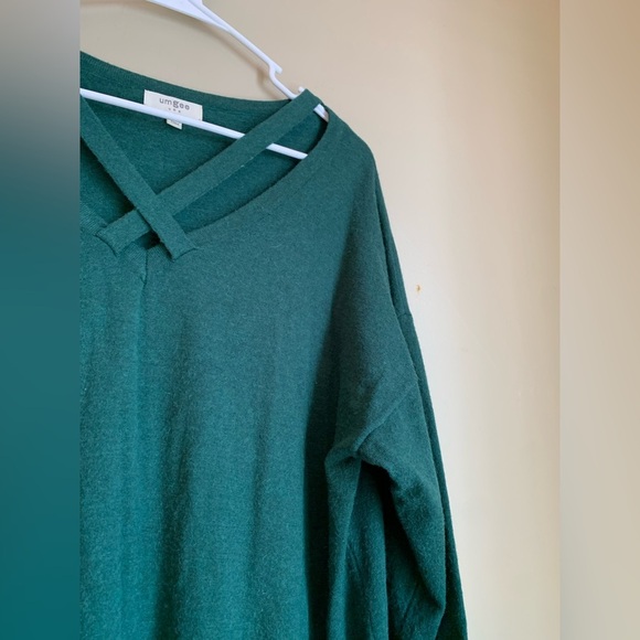 Umgee Knit Sweater Size Large long oversized cutout - Picture 4 of 8